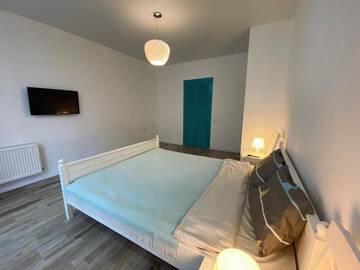 Фото номера Апартаменты с 1 спальней Апартаменты Scandinavian apartment on Marselskaya Street, Бесконтактное заселение г. Крыжановка 29